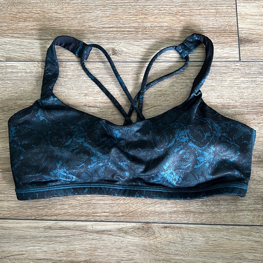 Lululemon sports bra